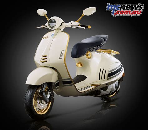 quanto costa la vespa dior|vespa 946 christian dior price.